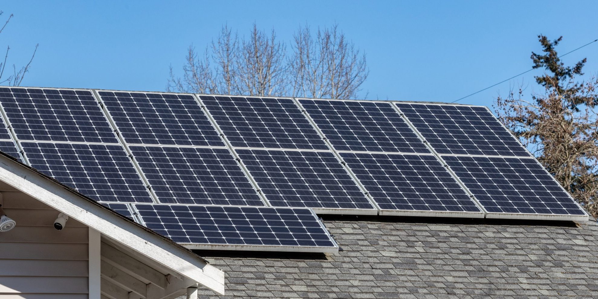 solare-tetto-2048×989